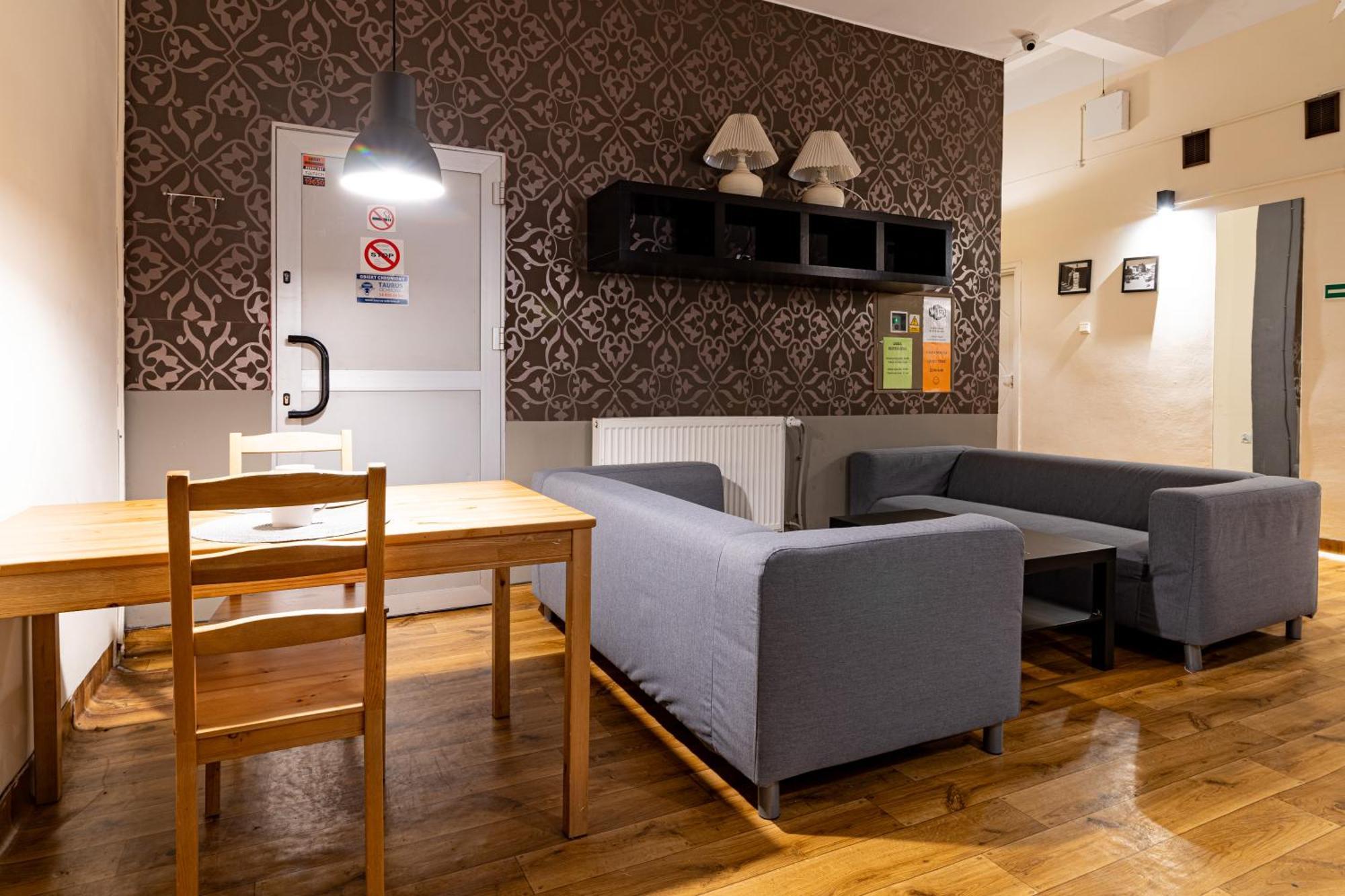 Hostel Orange Plus Stary Toruń Екстериор снимка